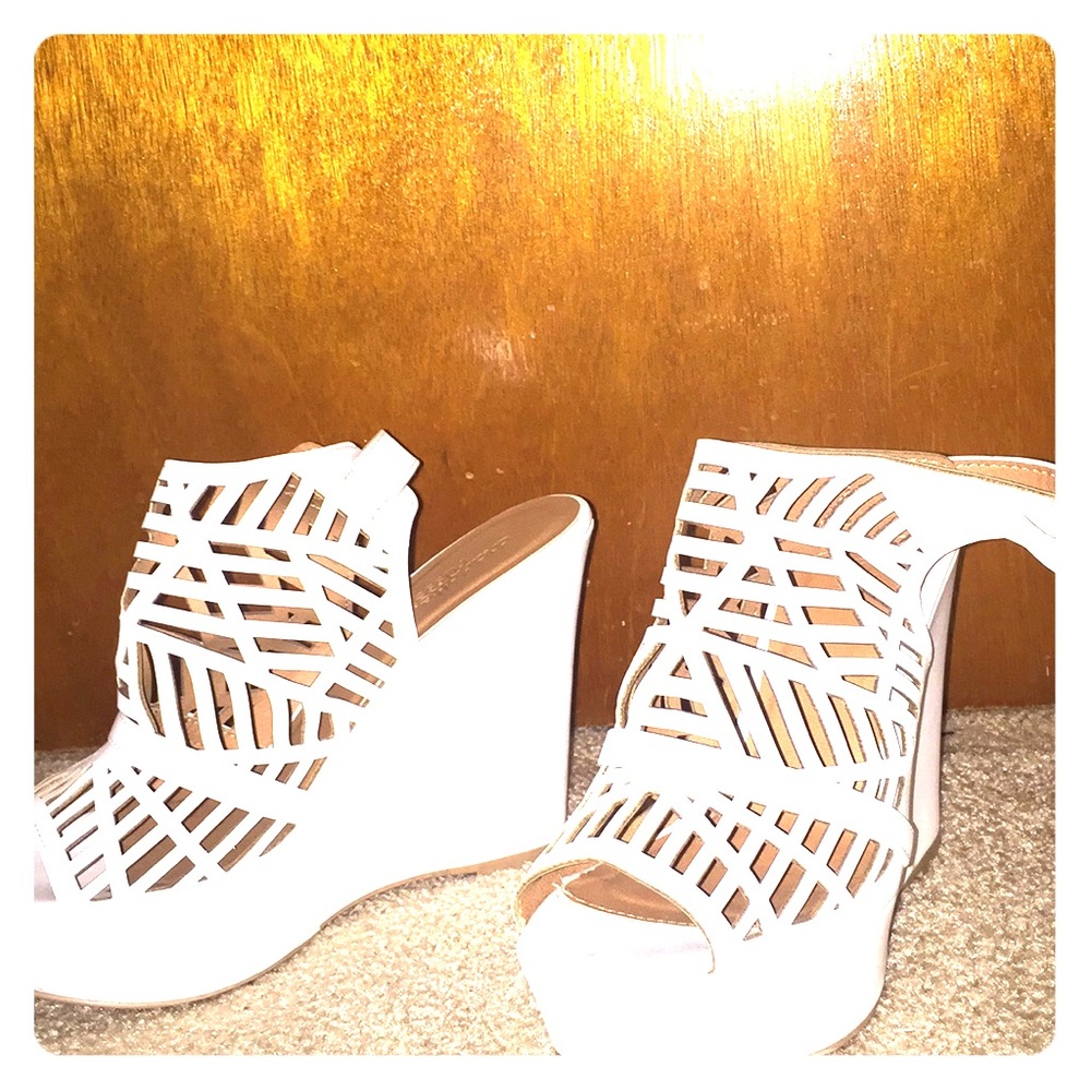 White platform Sandal